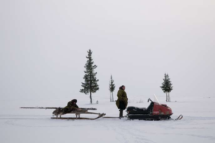 Ylia et Sasha Lebkov. Retour à la brigade. Région autonome Nenets. Février  2008.