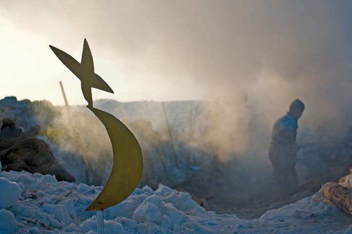 Cimetière de Yar Salé. Péninsule de Yamal. Mars 2008.