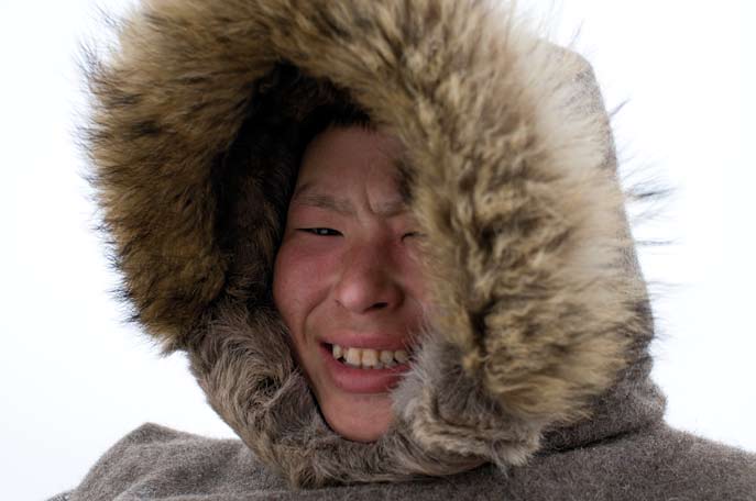 Yeko Khudi, 16 ans, éleveur de rennes Nenets. Péninsule de Yamal. Mars 2008.