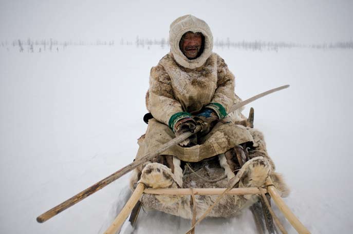 Misha dans la tempête. Péninsule de Yamal. Mars 2008.